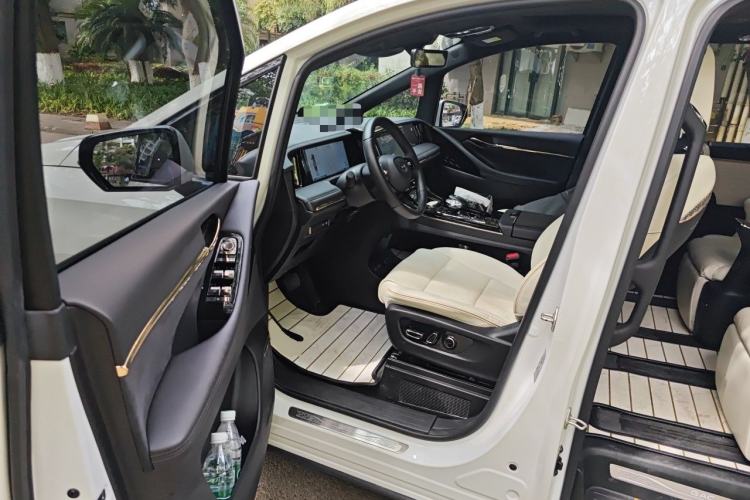 Used GAC Trumpchi M8 2023 Zongshi Series Dual-Motor YuZun Edition Driver Seat