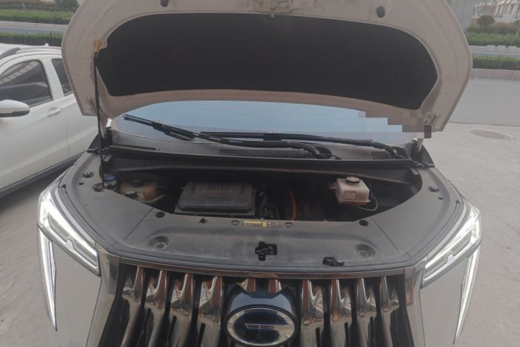 Used GAC Trumpchi M8 2023 Zongshi Series Dual-Motor YuZun Edition Engine Bay