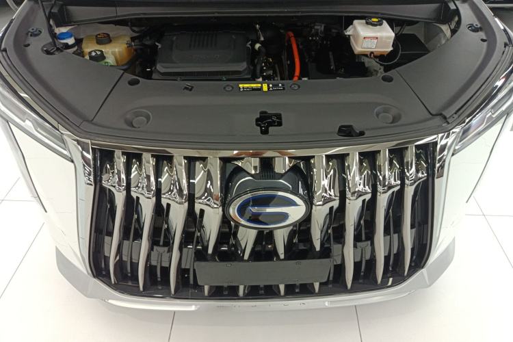 Used GAC Trumpchi M8 2023 Zongshi Series Dual-Motor Flagship Edition Engine Bay