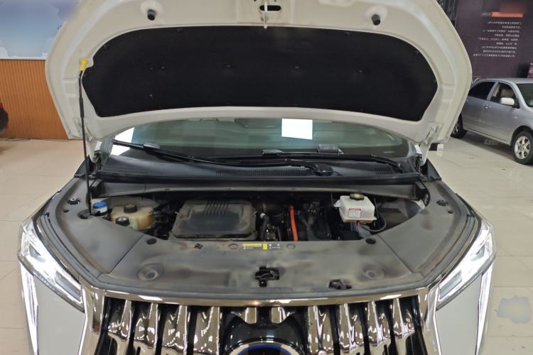 Used GAC Trumpchi M8 2023 Zongshi Series Dual-Motor YuZun Edition Engine Bay