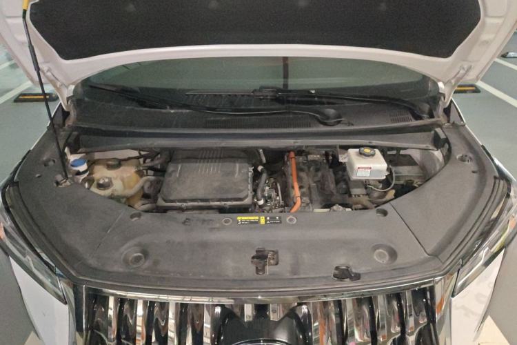 Used GAC Trumpchi M8 2023 Zongshi Series Dual-Motor YuZun Edition Engine Bay