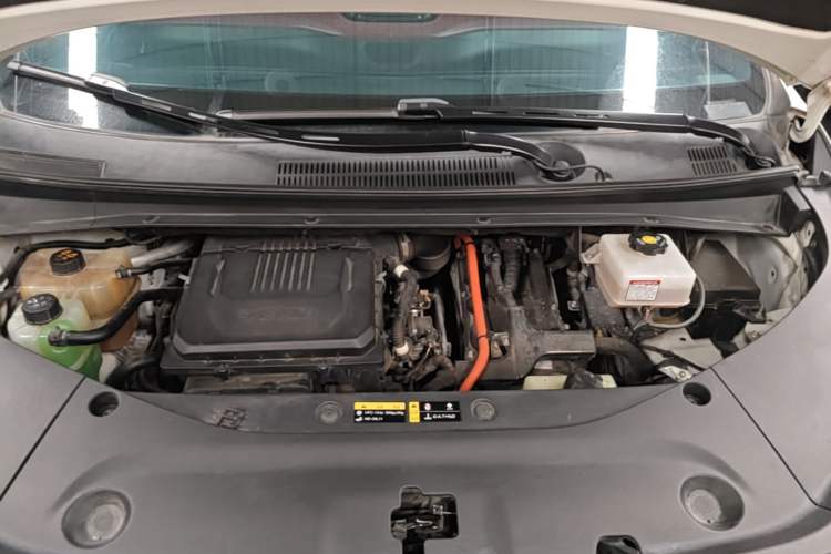 Used GAC Trumpchi M8 2023 Zongshi Series Dual-Motor Supreme Edition Engine Bay