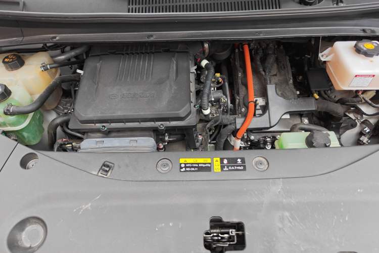 Used GAC Trumpchi M8 2023 Zongshi Series Dual-Motor Flagship Edition Engine Bay