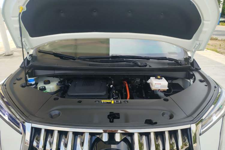 Used GAC Trumpchi M8 2023 Zongshi Series Dual-Motor Supreme Edition Engine Bay