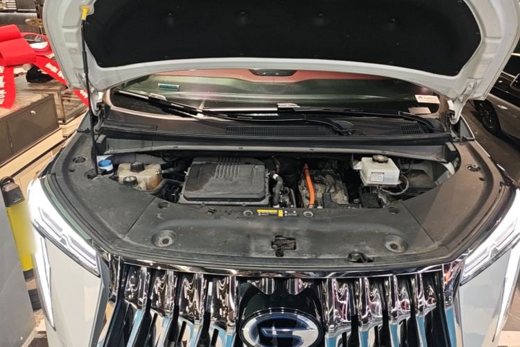 Used GAC Trumpchi M8 2023 Zongshi Series Dual-Motor YuZun Edition Engine Bay