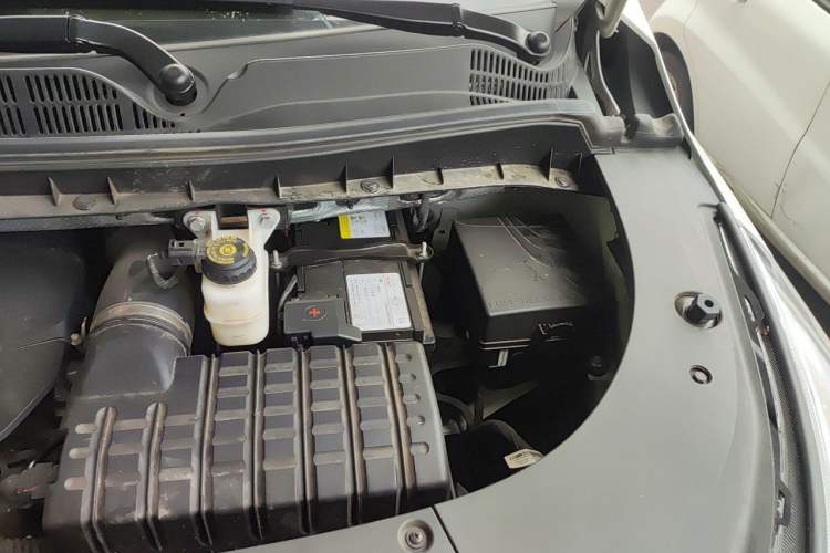 Used GAC Trumpchi M8 2023 Lingxiu Series 390T Deluxe Edition Engine Bay Left