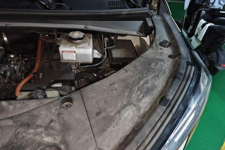 Used GAC Trumpchi M8 2023 Zongshi Series Dual-Motor Flagship Edition Engine Bay Left