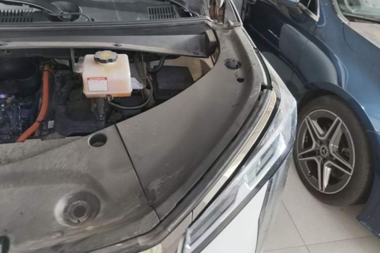 Used GAC Trumpchi M8 2023 Zongshi Series Dual-Motor YuZun Edition Engine Bay Left