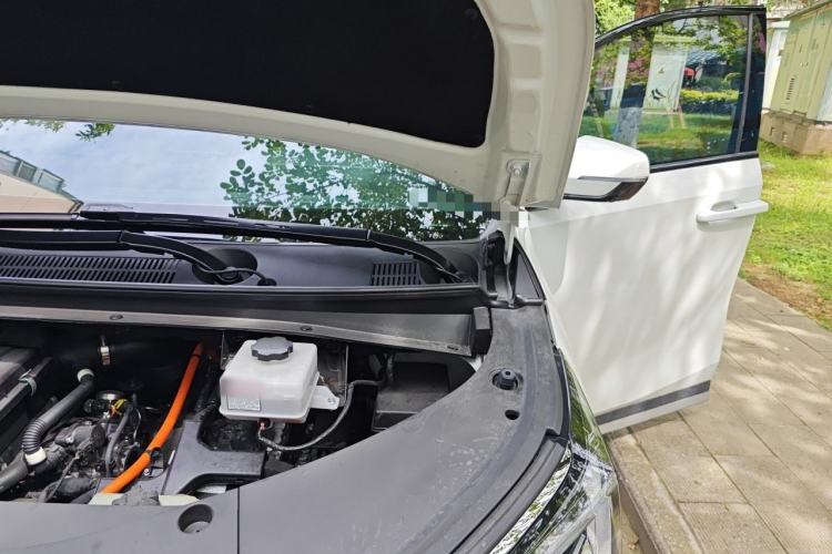 Used GAC Trumpchi M8 2023 Zongshi Series Dual-Motor YuZun Edition Engine Bay Left