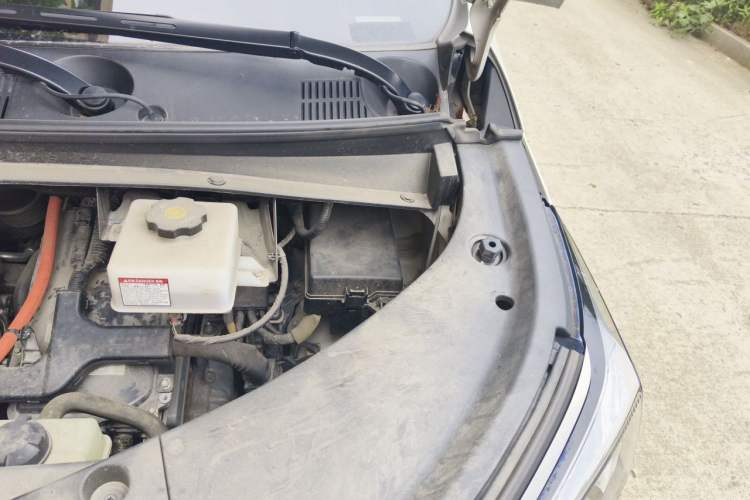 Used GAC Trumpchi M8 2023 Zongshi Series Dual-Motor YuZun Edition Engine Bay Left