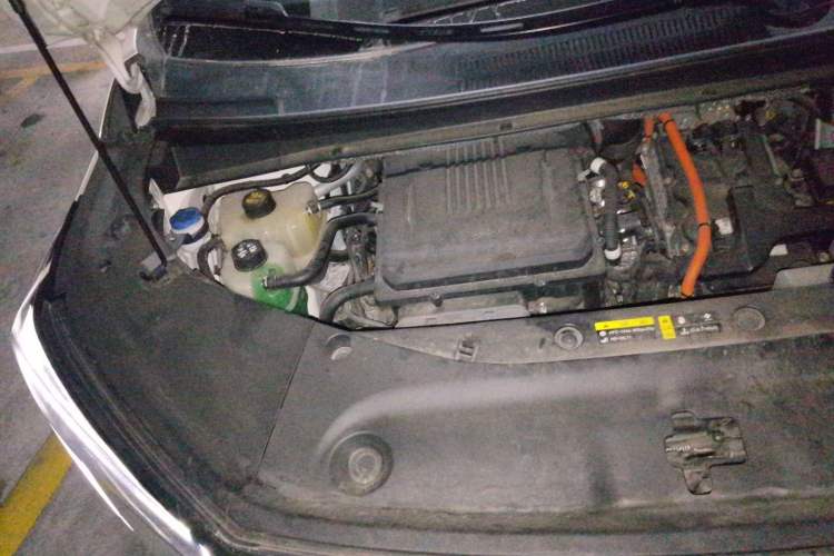 Used GAC Trumpchi M8 2023 Zongshi Series Dual-Motor YuZun Edition Engine Bay Right
