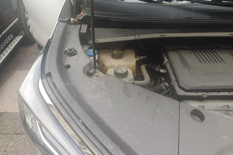 Used GAC Trumpchi M8 2023 Zongshi Series Dual-Motor Flagship Edition Engine Bay Right