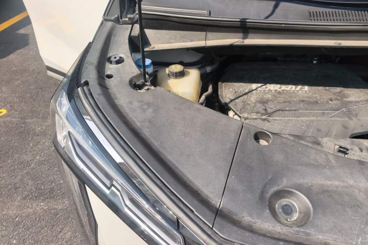 Used GAC Trumpchi M8 2023 Zongshi Series 400T Flagship Edition Engine Bay Right
