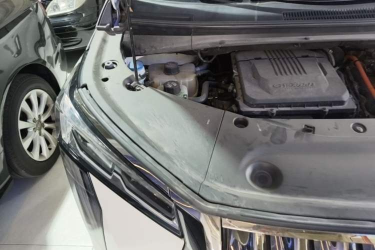 Used GAC Trumpchi M8 2023 Zongshi Series Dual-Motor YuZun Edition Engine Bay Right
