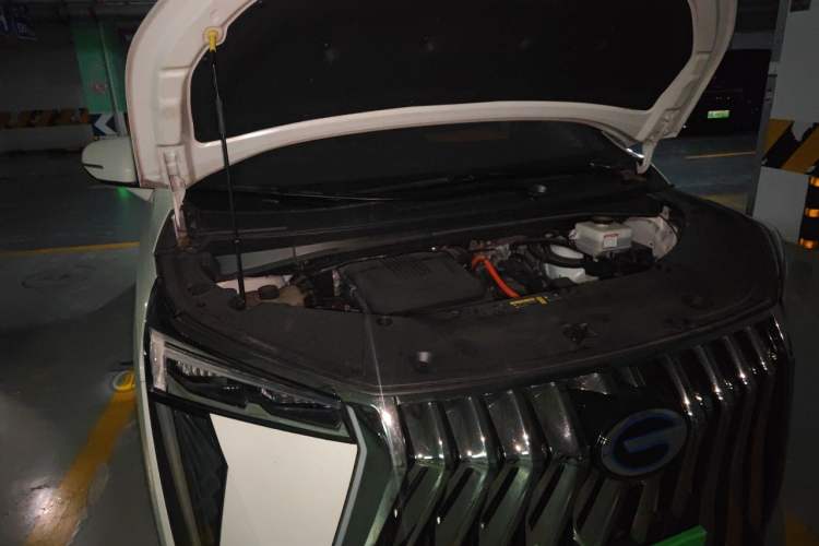 Used GAC Trumpchi M8 2023 Zongshi Series Dual-Motor Flagship Edition Engine Bay Right
