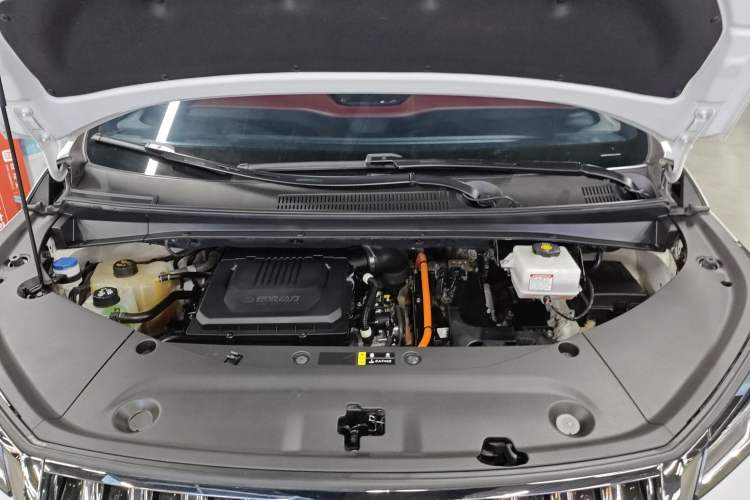 Used GAC Trumpchi M8 2023 Zongshi Series Dual-Motor Supreme Edition Engine Bay