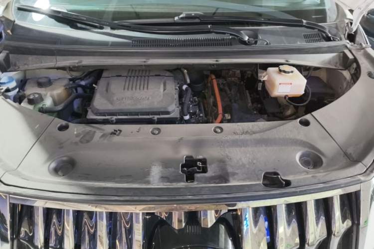 Used GAC Trumpchi M8 2023 Zongshi Series Dual-Motor YuZun Edition Engine Bay
