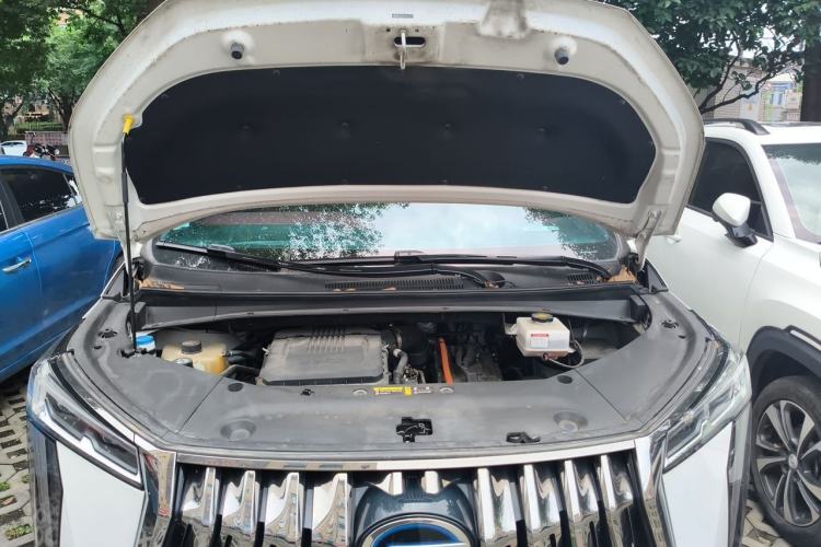 Used GAC Trumpchi M8 2023 Zongshi Series Dual-Motor Supreme Edition Engine Bay