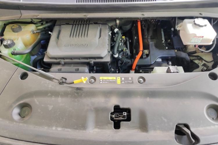 Used GAC Trumpchi M8 2023 Zongshi Series Dual-Motor YuZun Edition Engine Bay