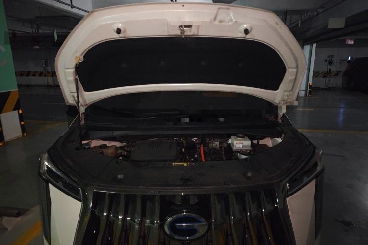 Used GAC Trumpchi M8 2023 Zongshi Series Dual-Motor Flagship Edition Engine Bay