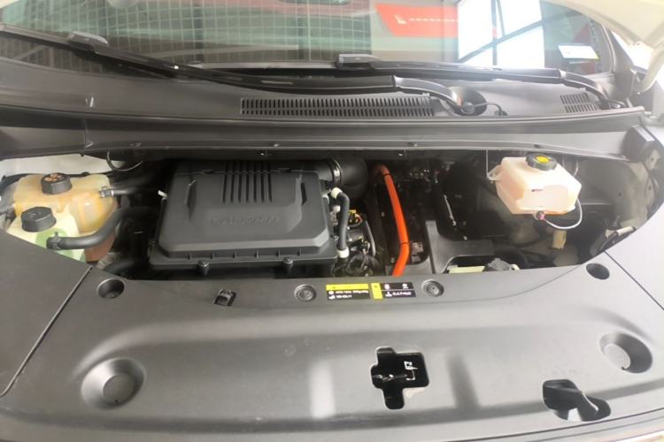 Used GAC Trumpchi M8 2023 Zongshi Series Dual-Motor YuZun Edition Engine Bay