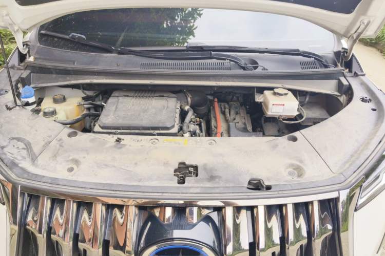 Used GAC Trumpchi M8 2023 Zongshi Series Dual-Motor YuZun Edition Engine Bay