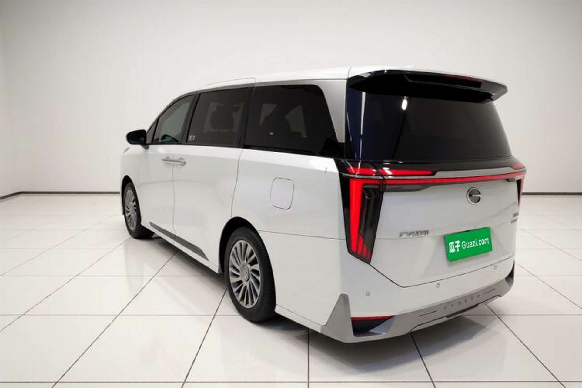 Used GAC Trumpchi M8 2023 Zongshi Series Dual-Motor Flagship Edition Exterior 2