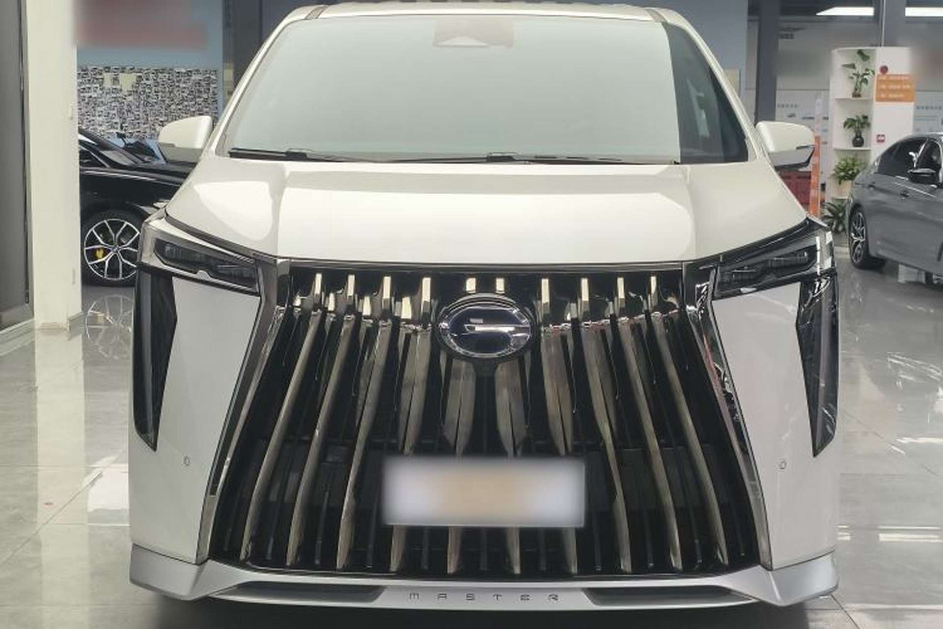 Used GAC Trumpchi M8 2023 Zongshi Series Dual-Motor Flagship Edition Exterior 2