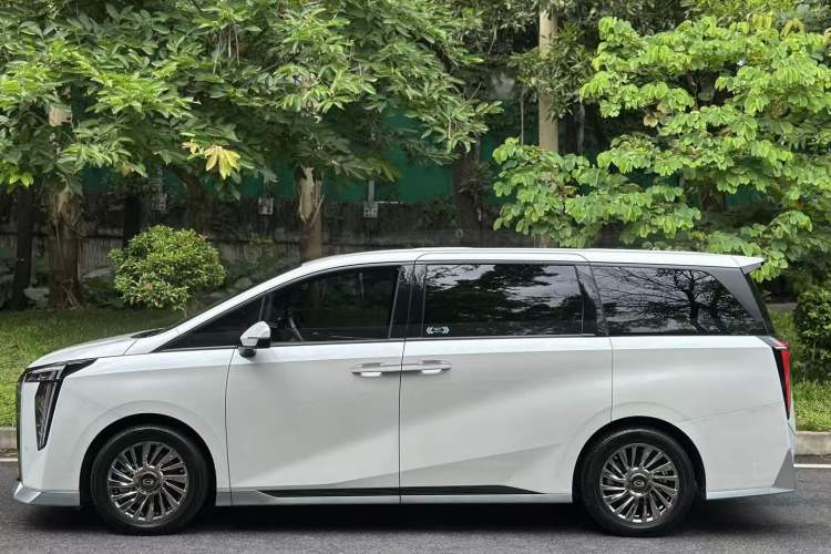 Used GAC Trumpchi M8 2023 Zongshi Series Dual-Motor Flagship Edition Exterior 2