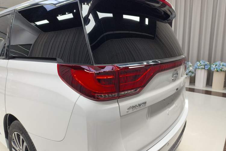 Used GAC Trumpchi M8 2023 Lingxiu Series 390T Prestige Edition Exterior 3