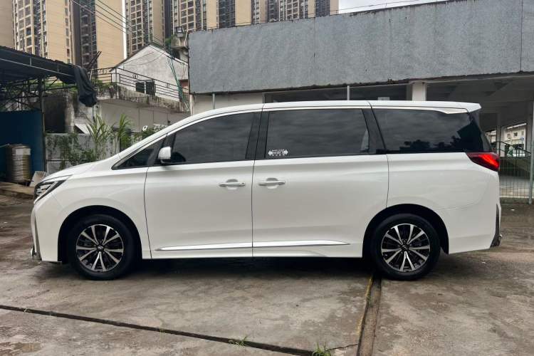 Used GAC Trumpchi M8 2023 Lingxiu Series 390T Luxury Edition Exterior 3