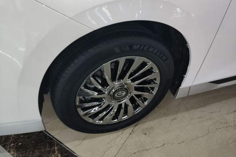 Used GAC Trumpchi M8 2023 Zongshi Series 400T Flagship Edition Exterior 3
