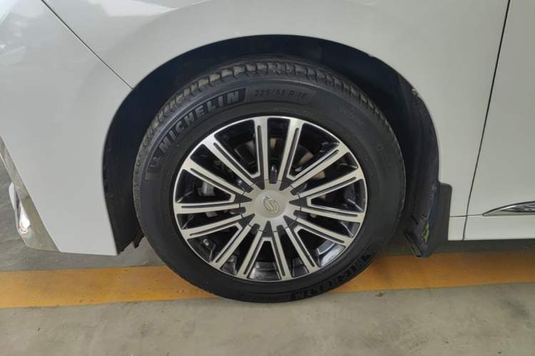 Used GAC Trumpchi M8 2023 Lingxiu Series 390T Prestige Edition Exterior 4