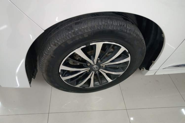 Used GAC Trumpchi M8 2023 Lingxiu Series 390T Deluxe Edition Exterior 4