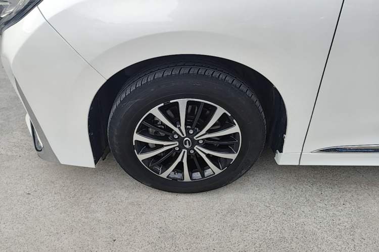 Used GAC Trumpchi M8 2023 Lingxiu Series 390T Luxury Edition Exterior 4