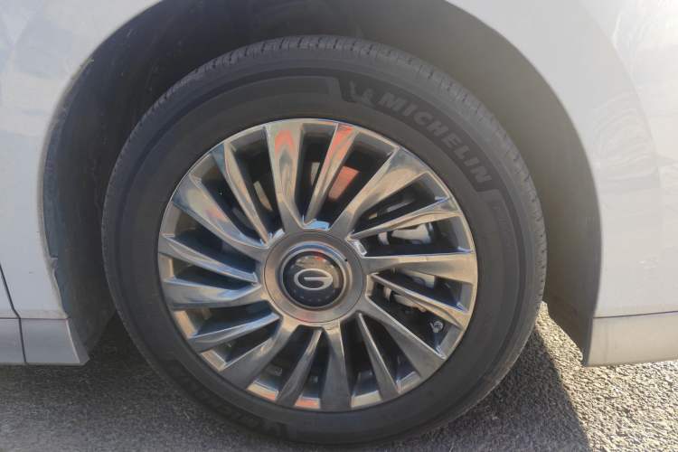 Used GAC Trumpchi M8 2023 Zongshi Series Dual-Motor Flagship Edition Exterior 4