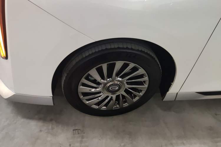 Used GAC Trumpchi M8 2023 Zongshi Series Dual-Motor Supreme Edition Exterior 4