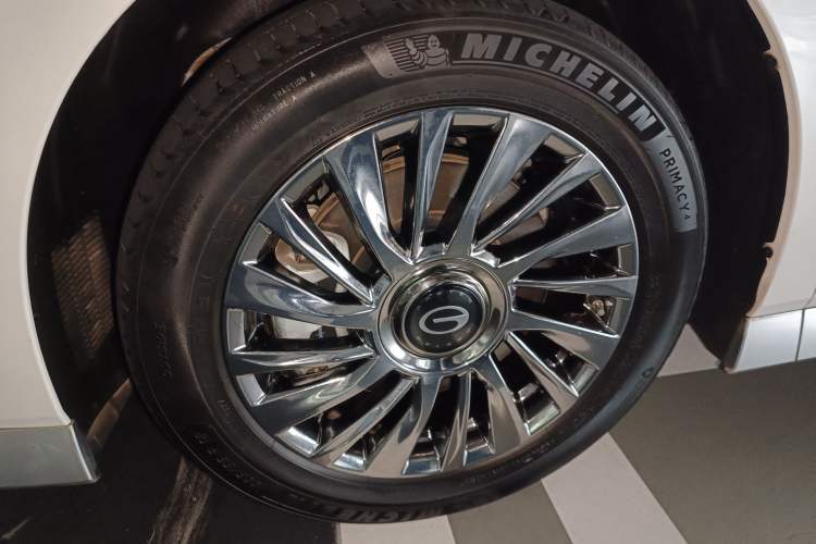 Used GAC Trumpchi M8 2023 Zongshi Series Dual-Motor Supreme Edition Exterior 4