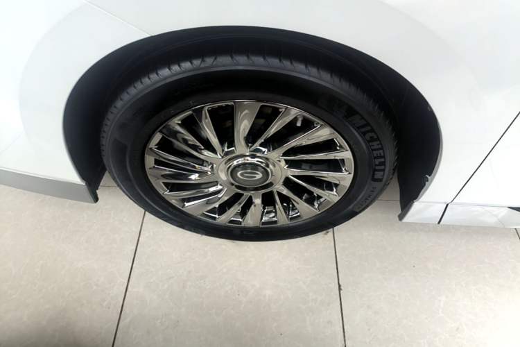 Used GAC Trumpchi M8 2023 Zongshi Series Dual-Motor YuZun Edition Exterior 4