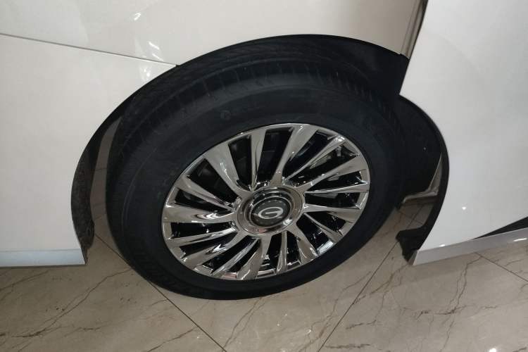 Used GAC Trumpchi M8 2023 Zongshi Series 400T Flagship Edition Exterior 4