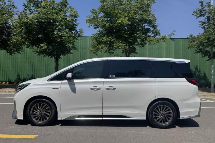 Used GAC Trumpchi M8 2023 Master Series 390T Ultimate Edition Exterior 5