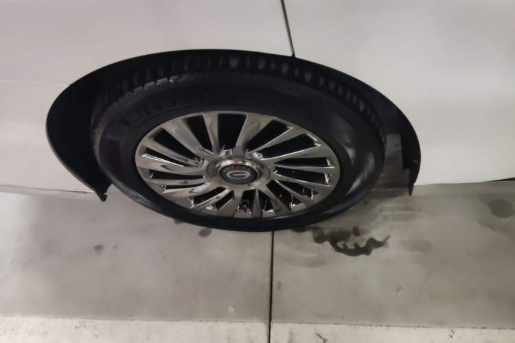 Used GAC Trumpchi M8 2023 Zongshi Series Dual-Motor Supreme Edition Exterior 5