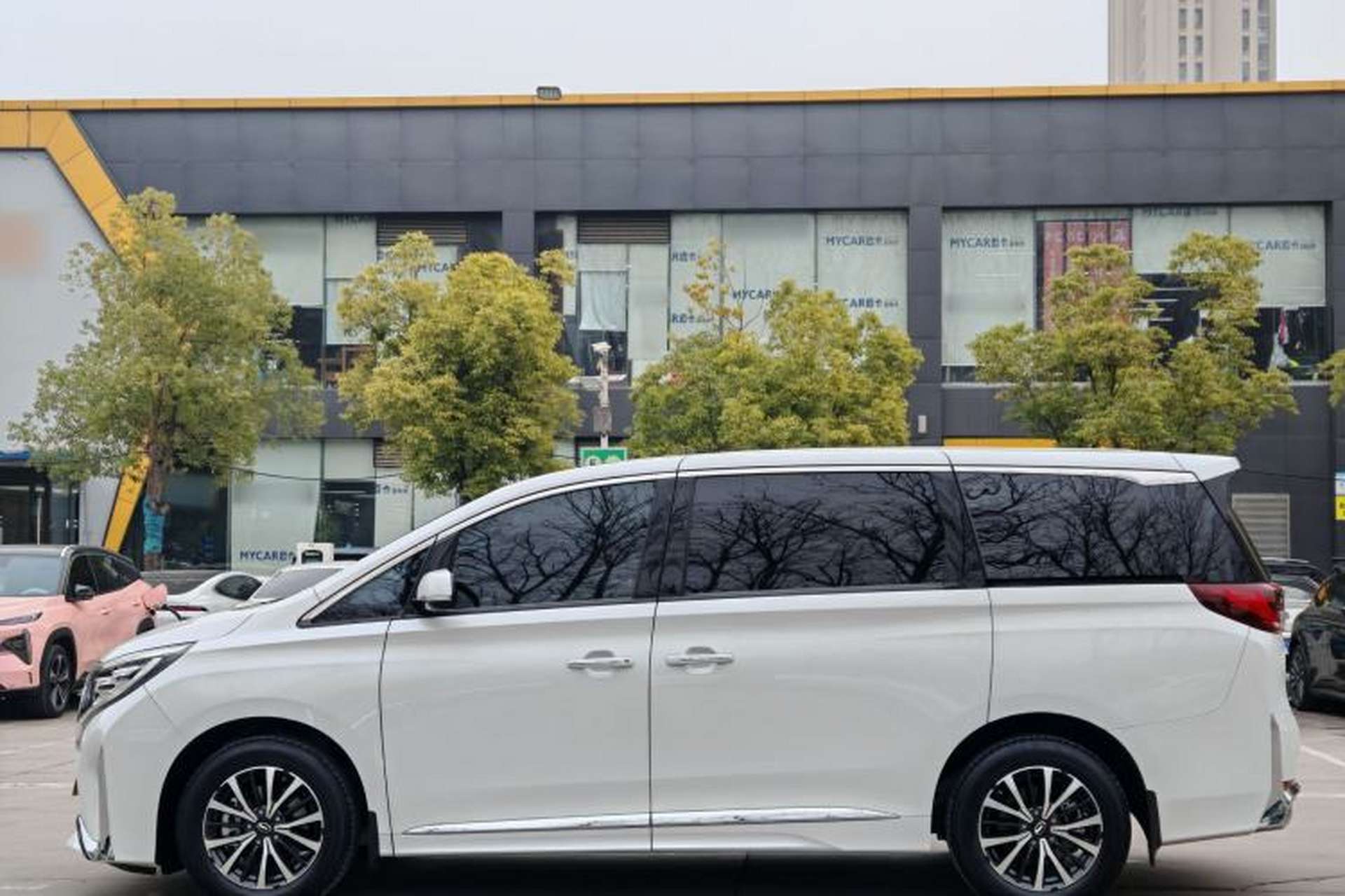 Used GAC Trumpchi M8 2023 Lingxiu Series 390T Deluxe Edition Exterior 6