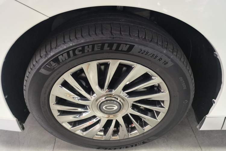 Used GAC Trumpchi M8 2023 Zongshi Series Dual-Motor Flagship Edition Exterior 6
