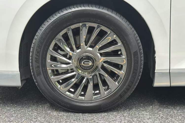 Used GAC Trumpchi M8 2023 Zongshi Series Dual-Motor Flagship Edition Exterior 6