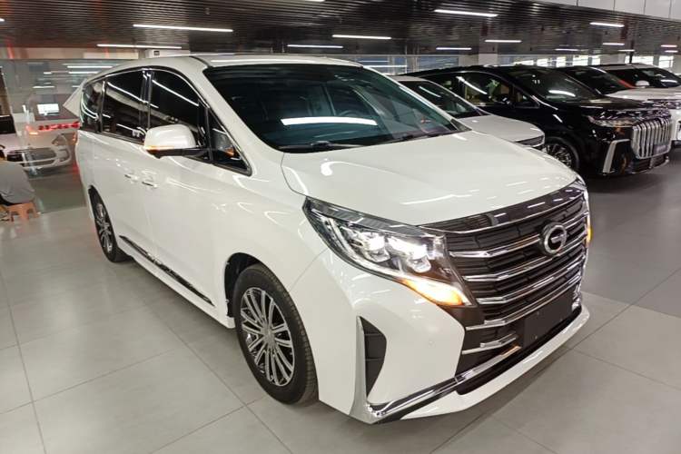 Used GAC Trumpchi M8 2023 Lingxiu Series 390T Prestige Edition Front Right 45 Deg