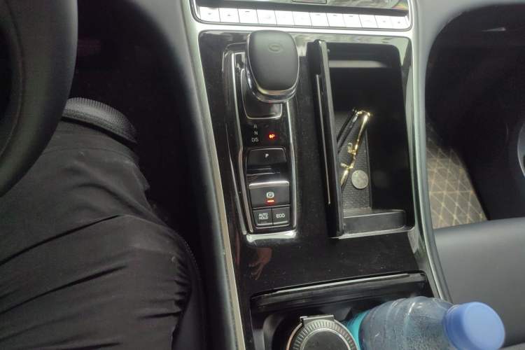 Used GAC Trumpchi M8 2023 Lingxiu Series 390T Deluxe Edition Gear Lever