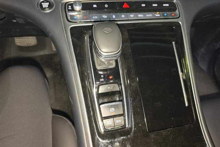 Used GAC Trumpchi M8 2023 Lingxiu Series 390T Ultimate Edition Gear Lever