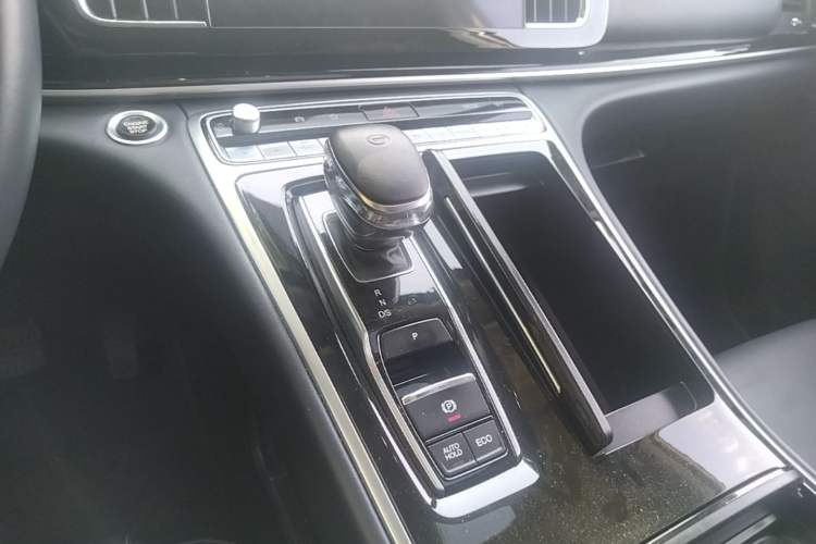 Used GAC Trumpchi M8 2023 Lingxiu Series 390T Deluxe Edition Gear Lever
