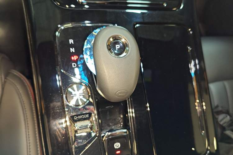 Used GAC Trumpchi M8 2023 Zongshi Series Dual-Motor YuZun Edition Gear Lever